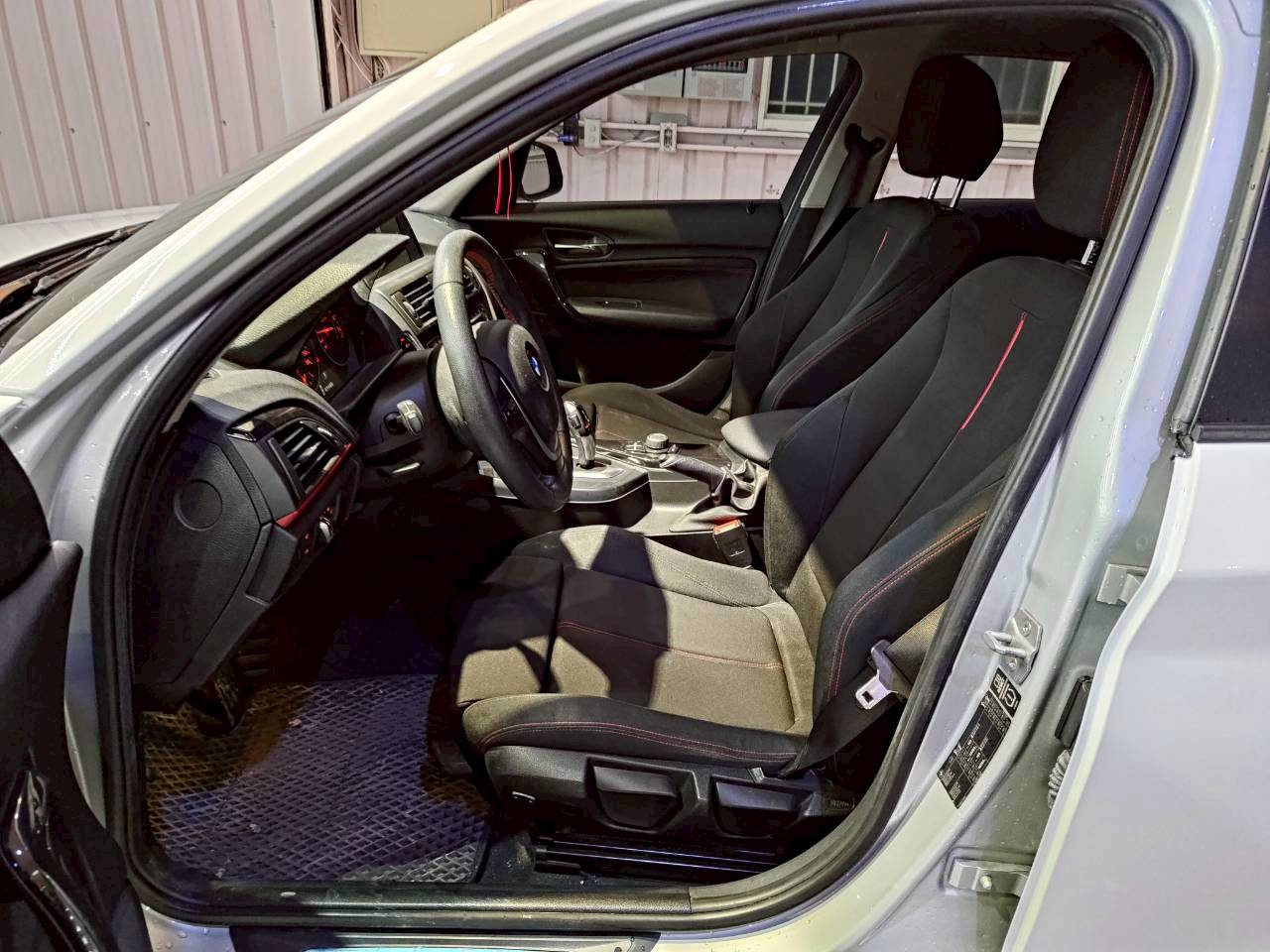 2014 BMW 116i F20 進口小掀背輕鬆擁有🔥  第2張相片