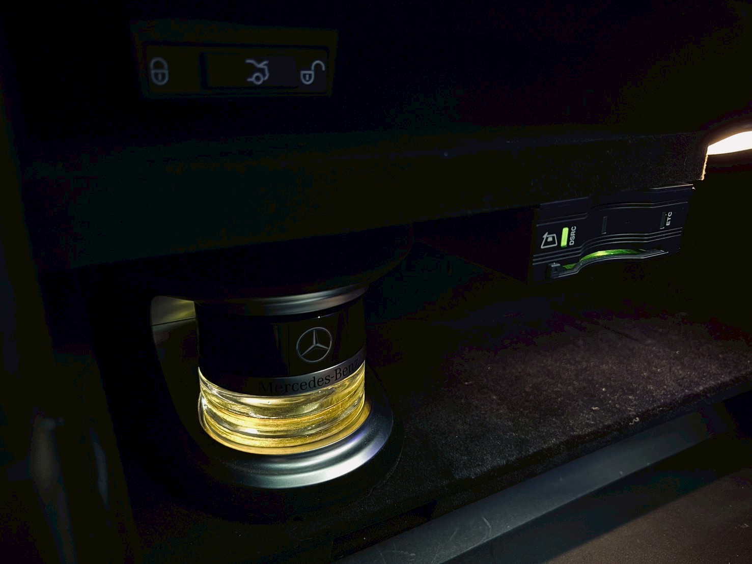 2016 賓士 W205 c450 / c43 AMG 23p/香氛/柏林  第9張相片