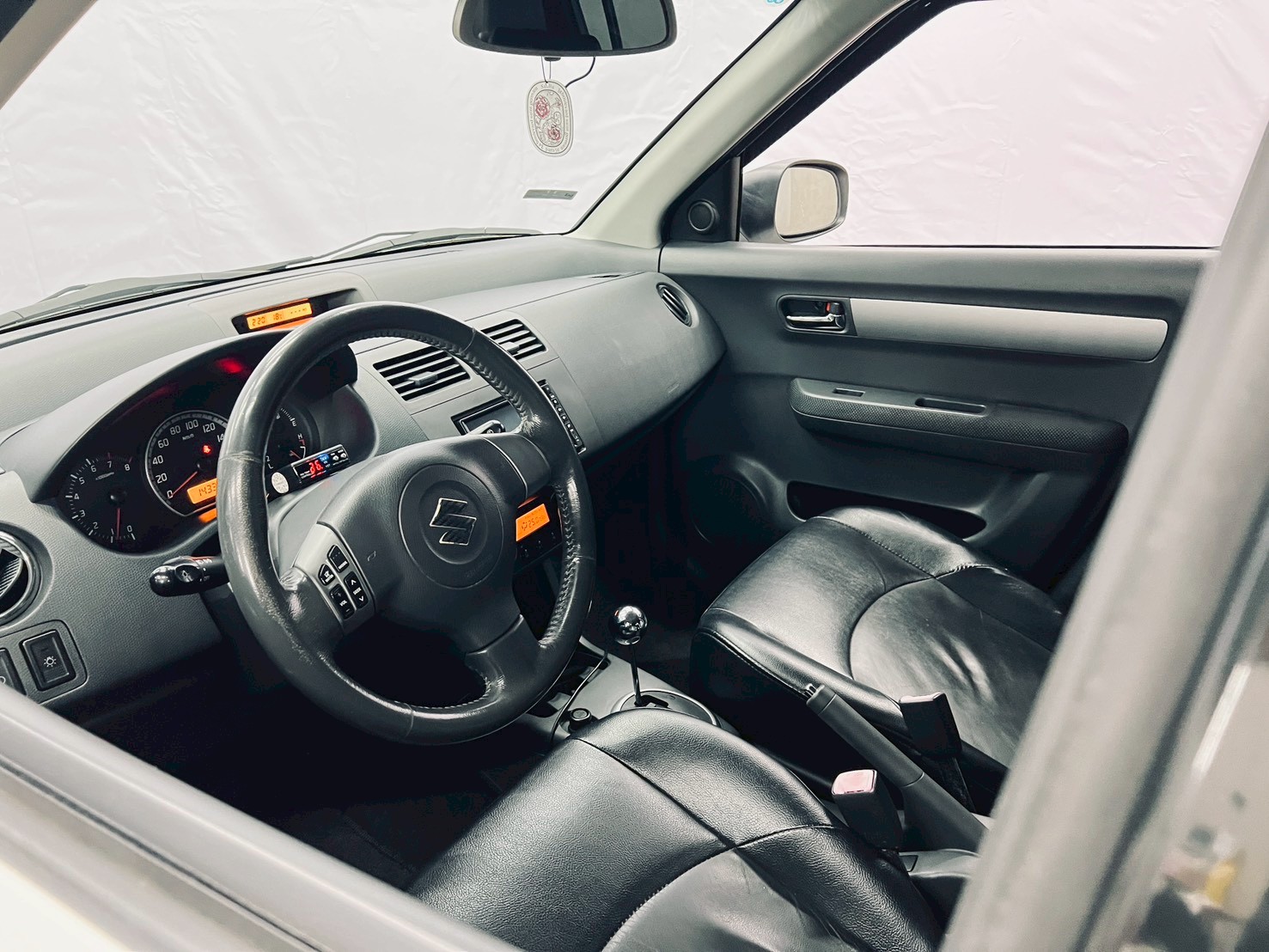 2008 suzuki swift 有免鑰匙 可連藍芽音樂🔥  第2張相片