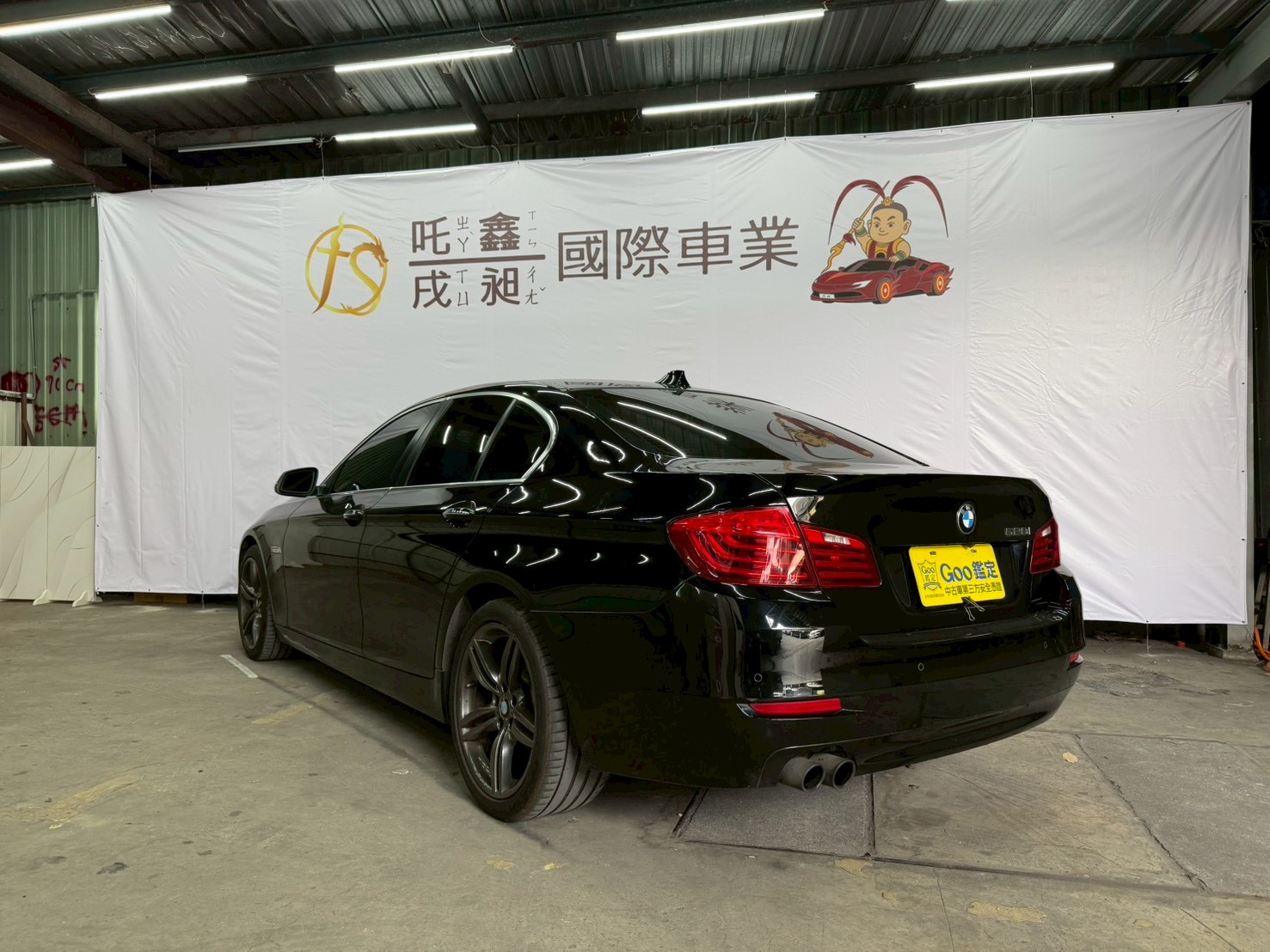 2016 BMW F10 528i 少年董最愛的黑頭車🔥  第9張相片