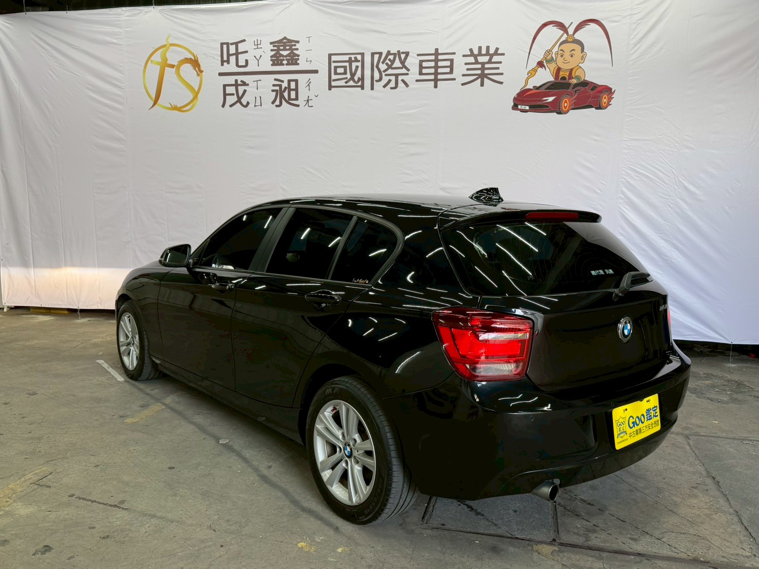 2015 BMW 116i M版方向盤 性能小掀背🔥  第8張相片