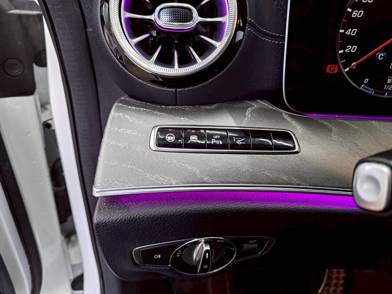 2019式 cls450 AMG 升級CLS53外觀 左4鍵大滿配  第7張相片