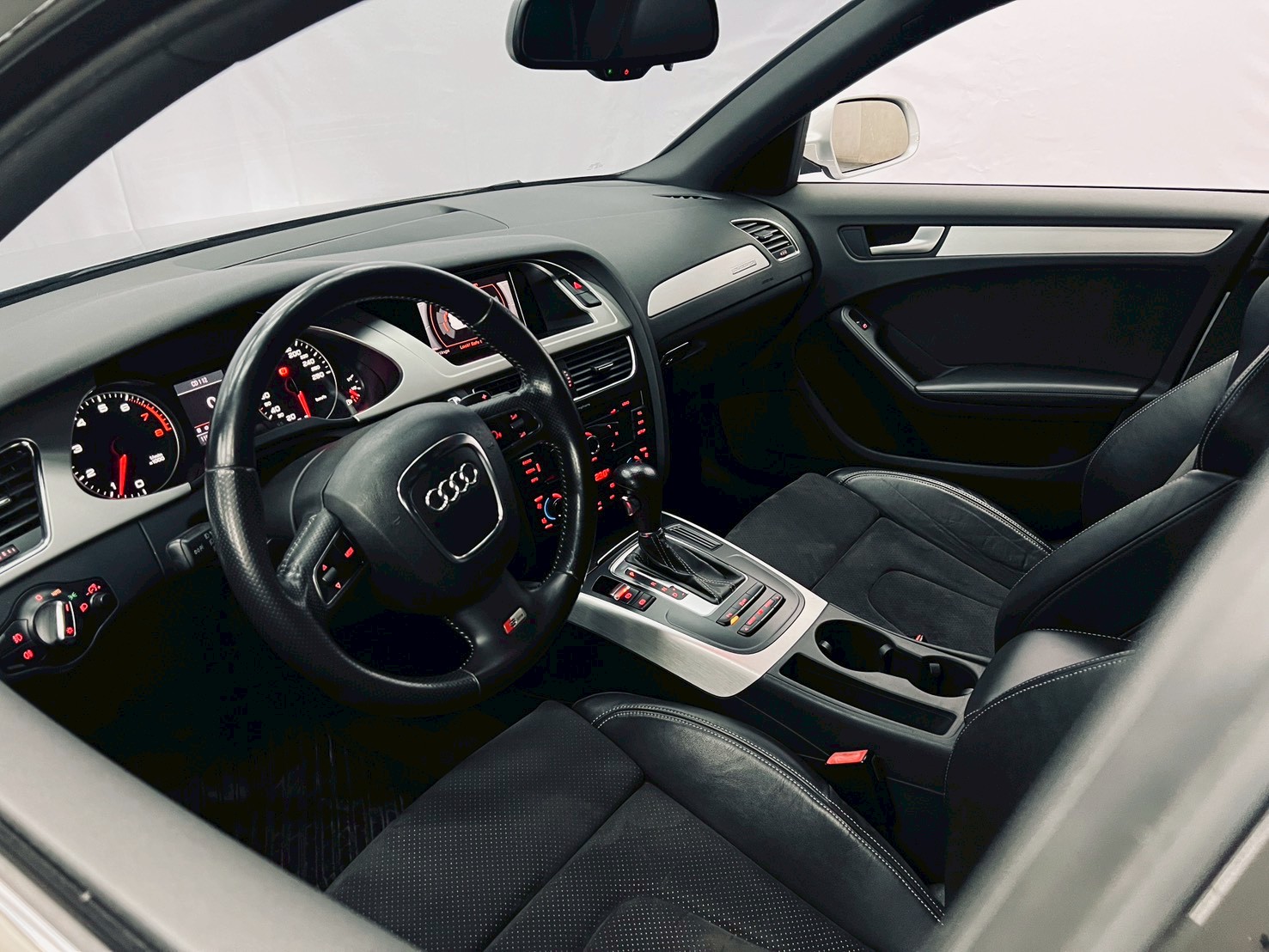 2011 Audi A4 Avant 2.0 TFSI quattro  第2張相片