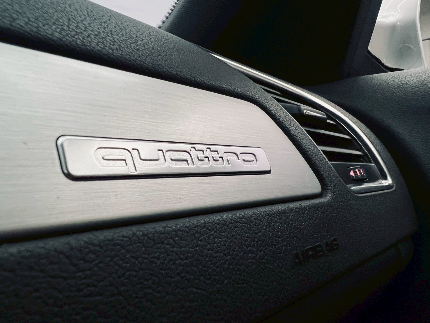 2011 Audi A4 Avant 2.0 TFSI quattro  第7張相片