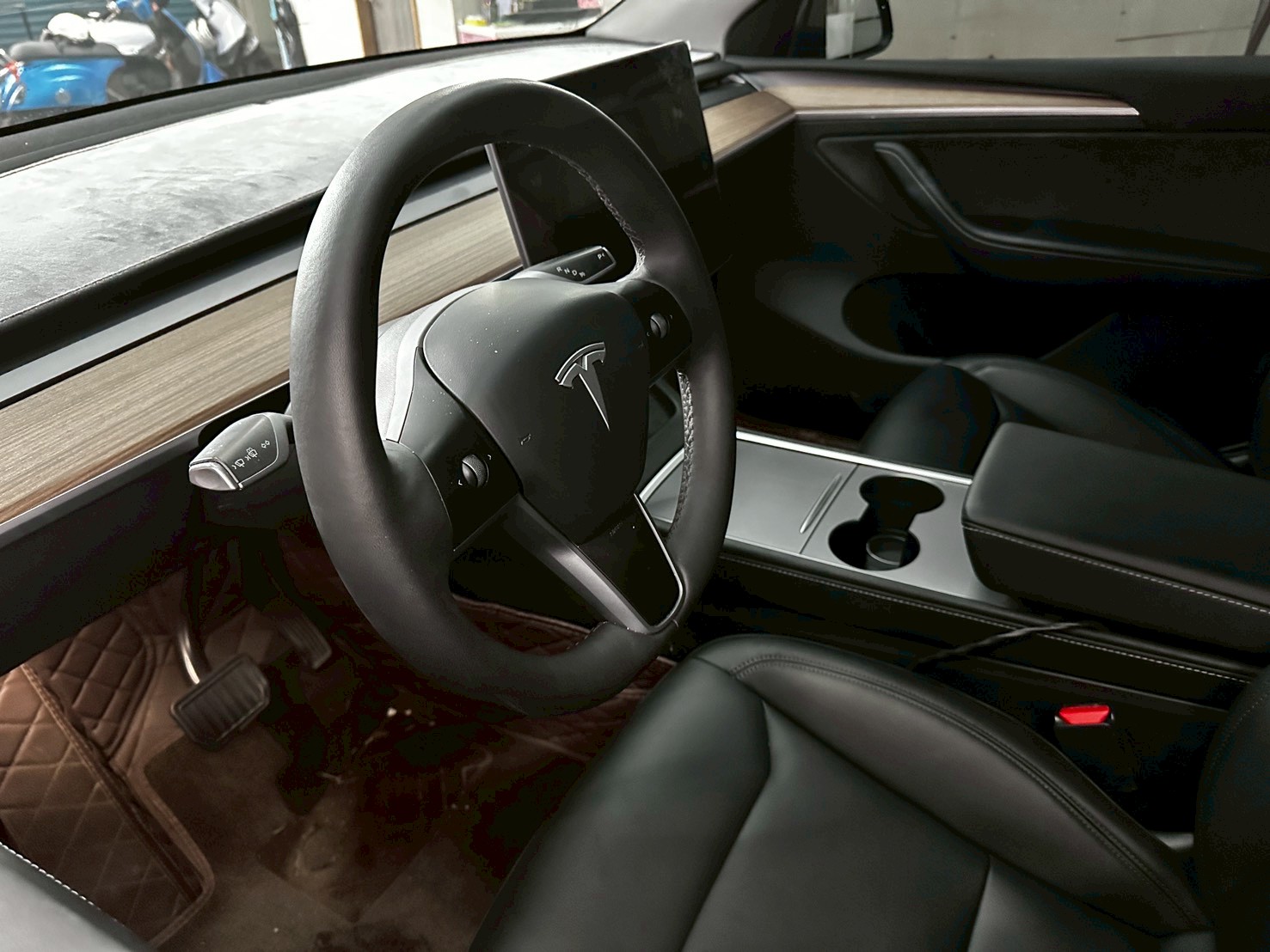 2024 tesla model Y LR 有選FSD 自動召喚   第4張相片