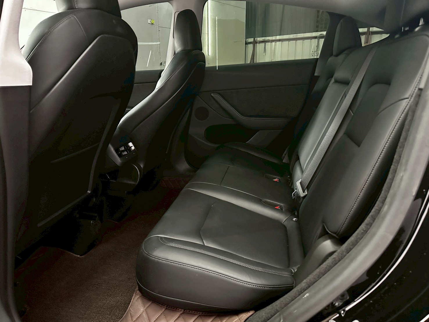 2024 tesla model Y LR 有選FSD 自動召喚   第6張相片