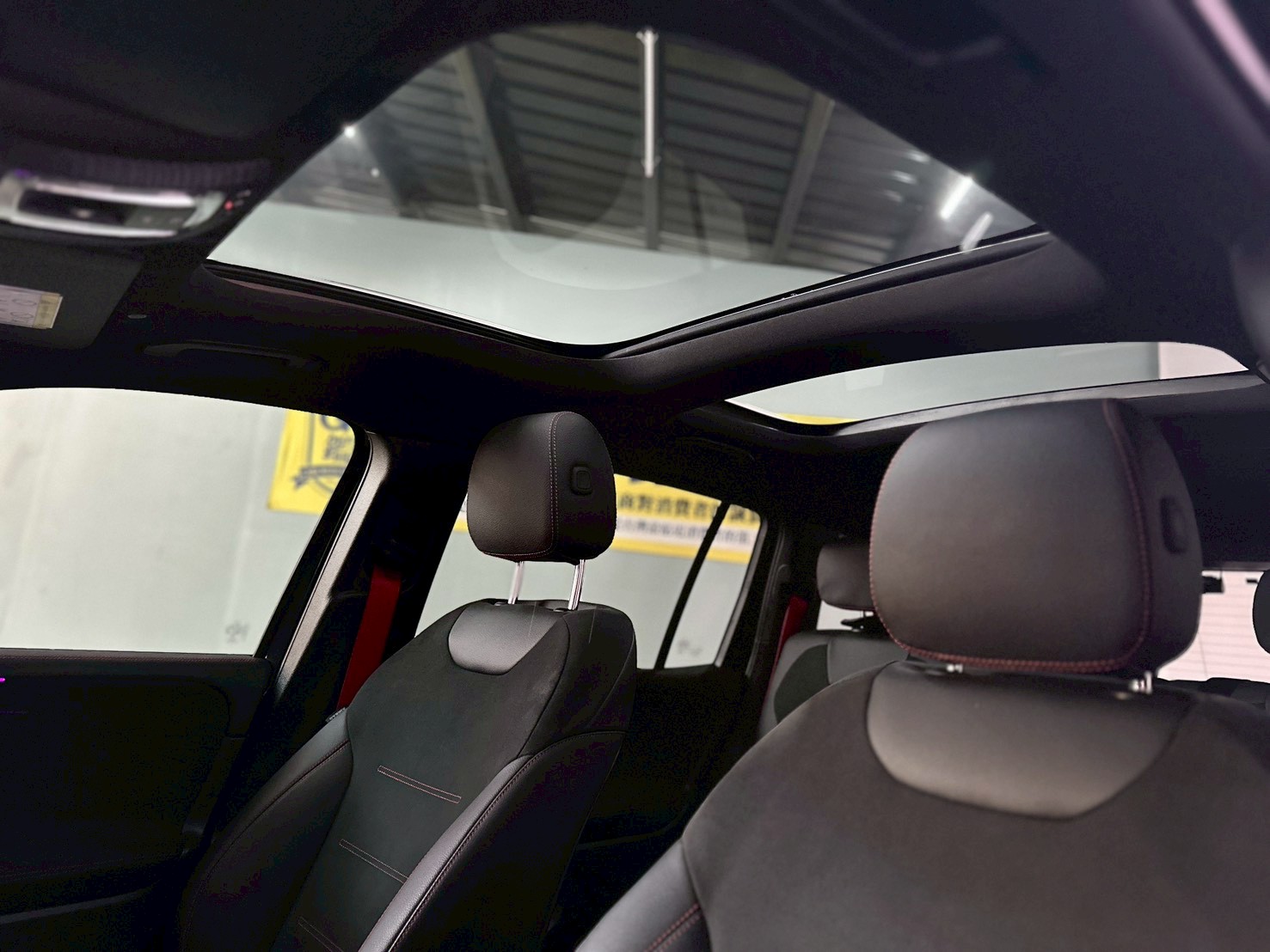 2022 M-Benz GLB35 AMG 4MATIC 韓規未領牌🔥  第3張相片