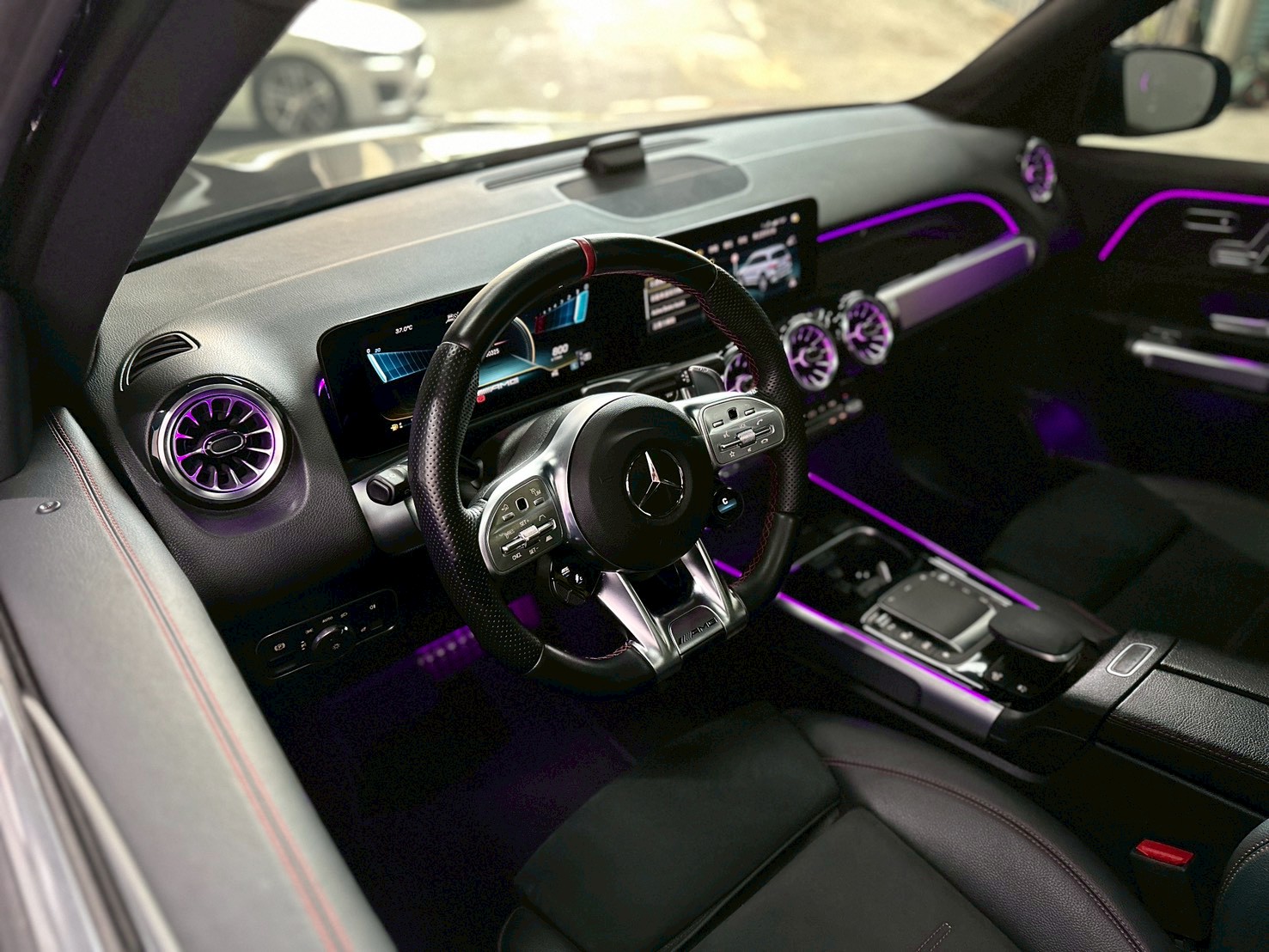 2022 M-Benz GLB35 AMG 4MATIC 韓規未領牌🔥  第5張相片