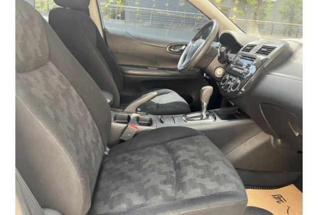 Nissan TIIDA  第10張相片
