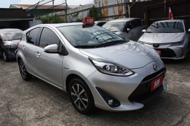 【比新車便宜40幾萬】請洽專賣油電車的0900-785-788阿政  第3張相片