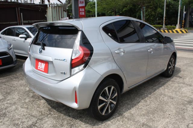 【比新車便宜40幾萬】請洽專賣油電車的0900-785-788阿政  第4張相片