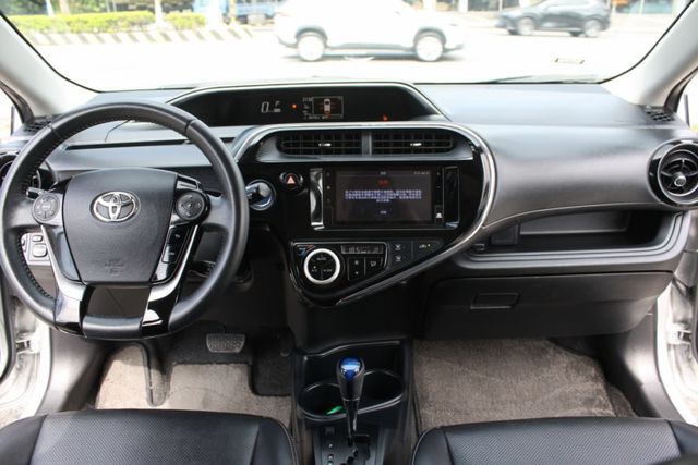 【比新車便宜40幾萬】請洽專賣油電車的0900-785-788阿政  第13張相片