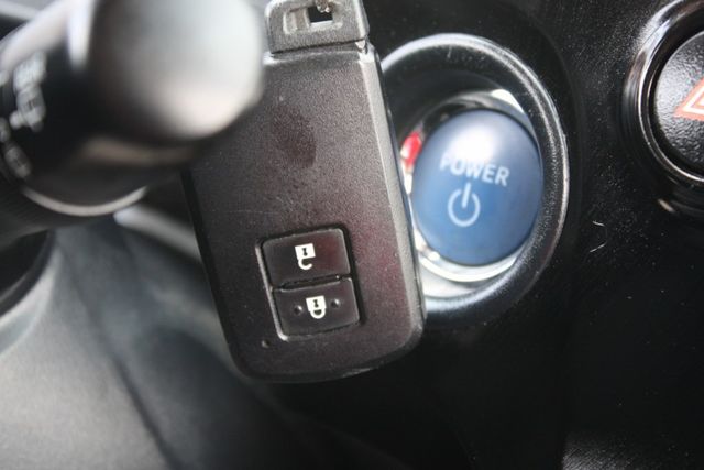 【比新車便宜40幾萬】請洽專賣油電車的0900-785-788阿政  第18張相片