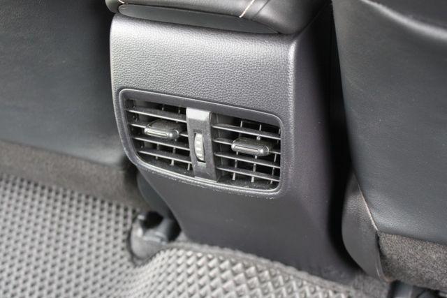 【原廠保固中】~白色黑內裝~比新車便宜30萬~洽0900-785-788阿政  第16張相片
