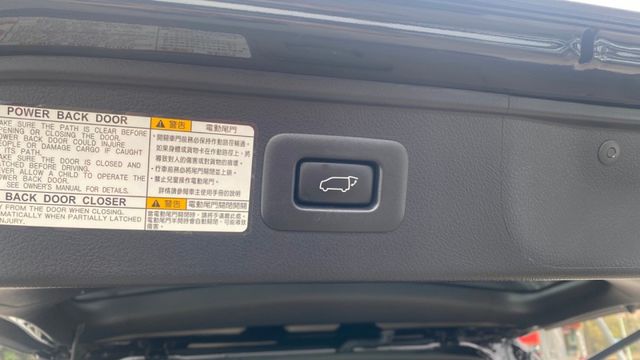 【科技業董事長坐駕】 4WD油電複合動力，電洽0900-785-788阿政  第7張相片