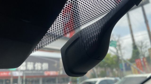 【油電大休旅!選配CarPlay!】新車126萬!現省超過50萬!電洽0900-785-788阿政  第2張相片