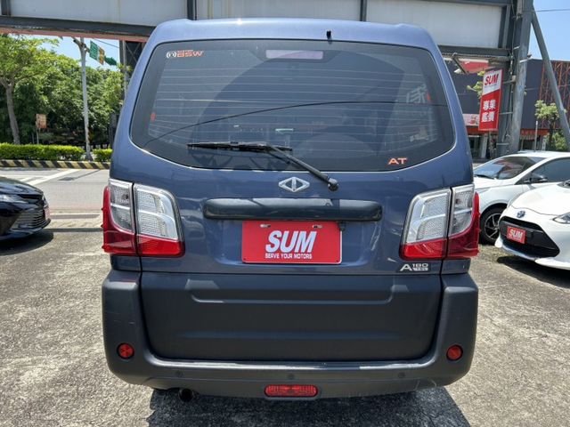 超低里程自排還有無線CARPLAY自用車!線洽小何在優惠~0966427962何  第4張相片