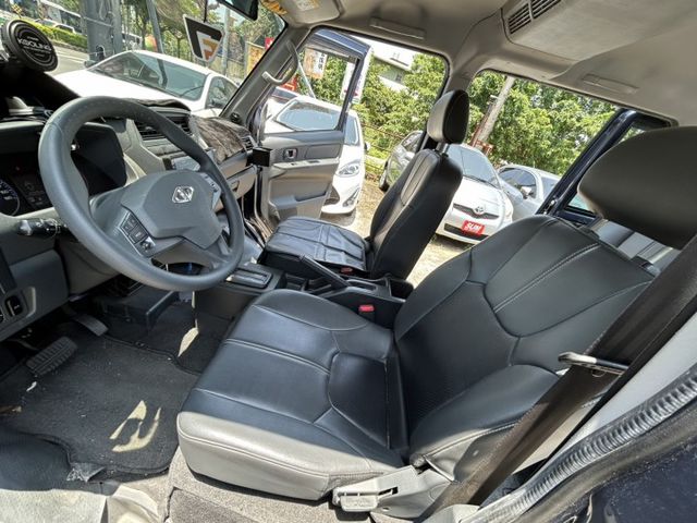 超低里程自排還有無線CARPLAY自用車!線洽小何在優惠~0966427962何  第5張相片