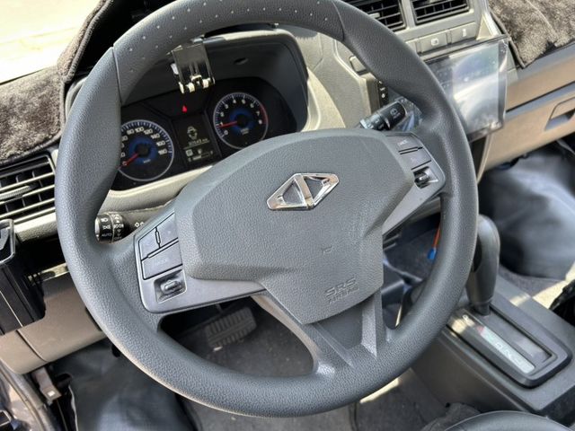超低里程自排還有無線CARPLAY自用車!線洽小何在優惠~0966427962何  第11張相片