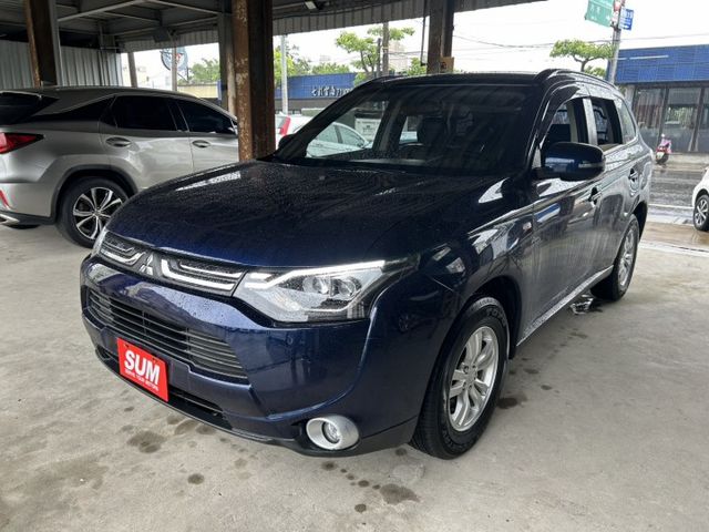 絕佳車況!極度耐用超神休旅車~才開9萬公里!還可以全額貸款0元交車 速洽小何  第1張相片