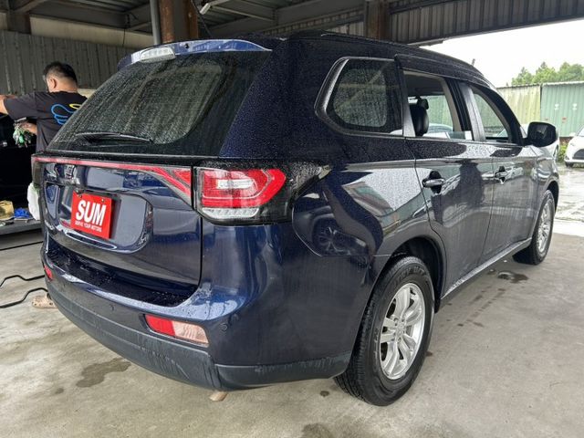 絕佳車況!極度耐用超神休旅車~才開9萬公里!還可以全額貸款0元交車 速洽小何  第4張相片