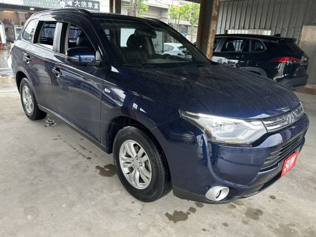 絕佳車況!極度耐用超神休旅車~才開9萬公里!還可以全額貸款0元交車 速洽小何  第5張相片