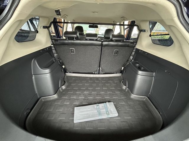 絕佳車況!極度耐用超神休旅車~才開9萬公里!還可以全額貸款0元交車 速洽小何  第7張相片