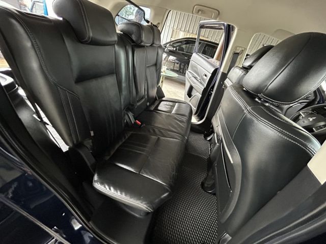 絕佳車況!極度耐用超神休旅車~才開9萬公里!還可以全額貸款0元交車 速洽小何  第8張相片