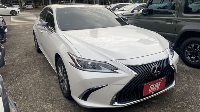 【極低里程只跑3萬】新車170萬!原版件美車!跟新車只差售價!來電0900-785-788阿政  第2張相片