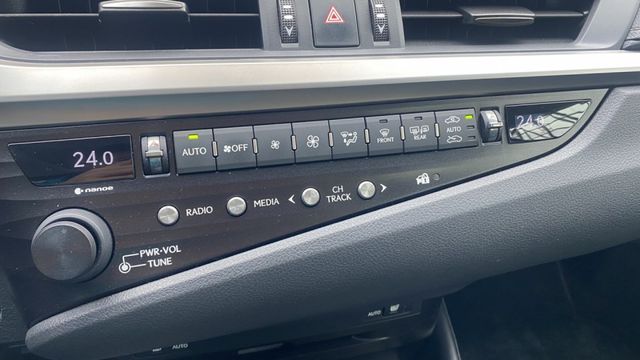 【極低里程只跑3萬】新車170萬!原版件美車!跟新車只差售價!來電0900-785-788阿政  第7張相片