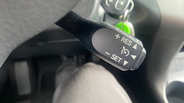 【超值大型休旅車登場】 新車百萬/2折出售 /代步首選/25年老字號/來電 0900-785-788 阿政  第8張相片