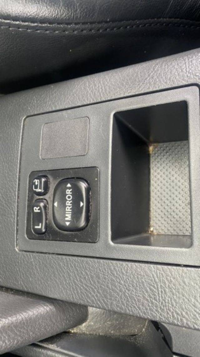 【超值大型休旅車登場】 新車百萬/2折出售 /代步首選/25年老字號/來電 0900-785-788 阿政  第11張相片