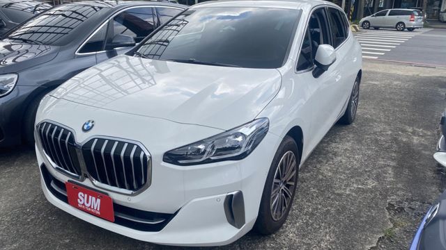 【原版件低里程定期保養車】 220i Luxury 版!新車189萬!現在買最划算!電洽0900-785-788阿政  第1張相片