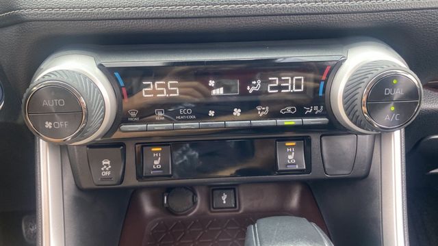 【大電池原廠保固中!】環景/混動/盲點/通風椅，日本進口頂級好車!來電0900-785-788阿政  第14張相片