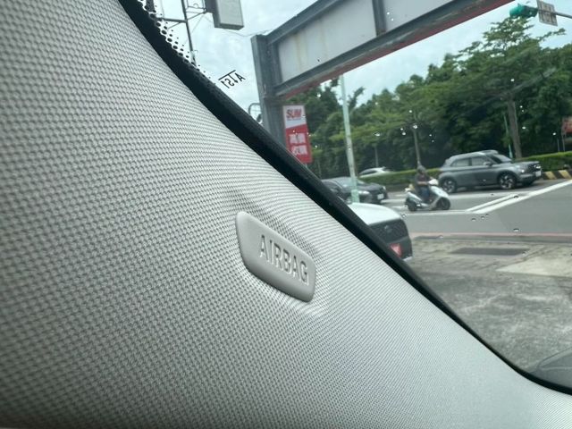 【比新車便宜超級多!】G世代/一手車/無事故/原廠保固中!來電0900-785-788  第17張相片