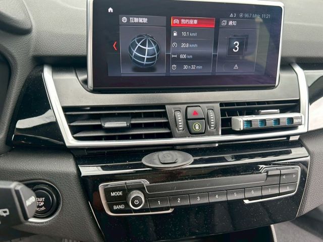 【實價刊登49.8萬!】同級距配備最好! 218i Active Tourer漂亮車!電洽0900-785-788  第7張相片