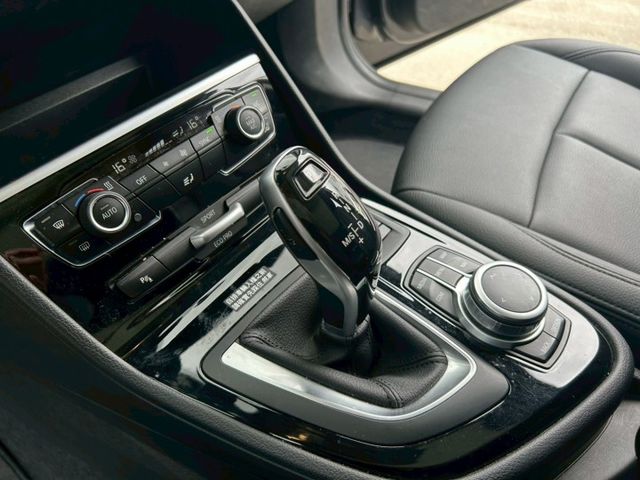 【實價刊登49.8萬!】同級距配備最好! 218i Active Tourer漂亮車!電洽0900-785-788  第8張相片