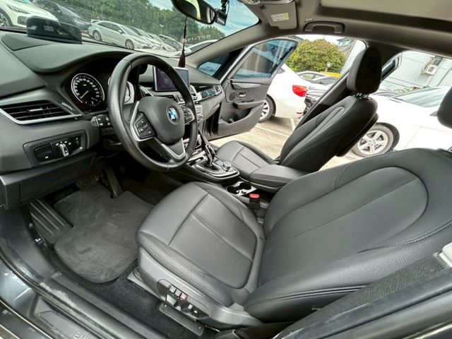 【實價刊登49.8萬!】同級距配備最好! 218i Active Tourer漂亮車!電洽0900-785-788  第11張相片