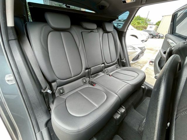 【實價刊登49.8萬!】同級距配備最好! 218i Active Tourer漂亮車!電洽0900-785-788  第15張相片