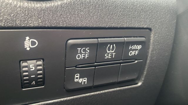 【安心特仕版!】HUD/定速/恆溫空調 操控空間一次擁有!來電0900-785-788阿政  第6張相片