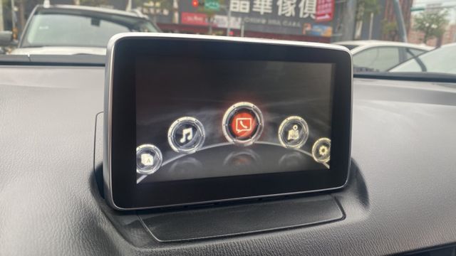 【安心特仕版!】HUD/定速/恆溫空調 操控空間一次擁有!來電0900-785-788阿政  第11張相片