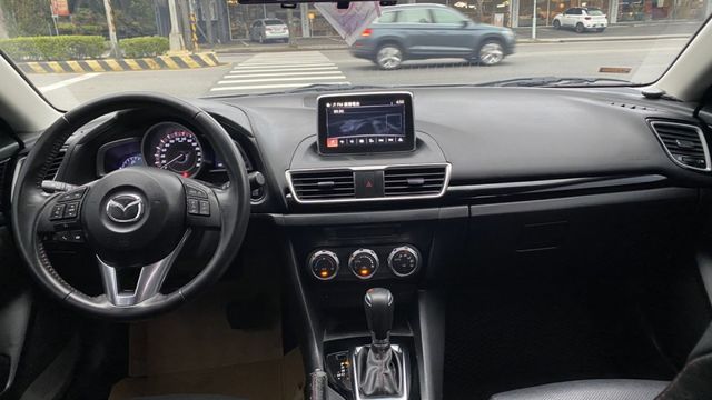 【操控+動力 魂動馬三】有導航有倒顯!行車紀錄器裝好送給你!來電0900-785-788阿政  第16張相片