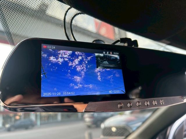 實跑僅 29,000 公里、全車認證完成!41萬最低里程速洽小何0966427962  第5張相片