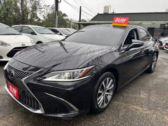 沉穩大器!原廠保固中~百萬內最佳豪華車型!店洽預約看車0966427962  第1張相片