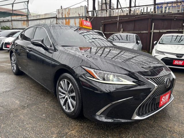 沉穩大器!原廠保固中~百萬內最佳豪華車型!店洽預約看車0966427962  第3張相片