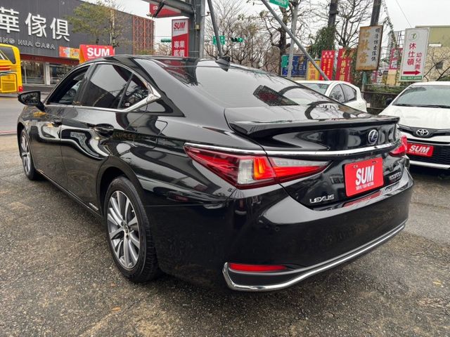 沉穩大器!原廠保固中~百萬內最佳豪華車型!店洽預約看車0966427962  第13張相片