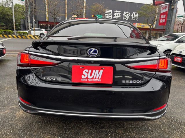 沉穩大器!原廠保固中~百萬內最佳豪華車型!店洽預約看車0966427962  第14張相片