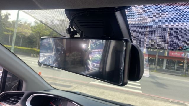 【超大空間神車!】5人座+雙滑門+低底盤，家庭友善神車!來電0900-785-788阿政  第19張相片