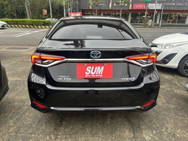 【新款油電 × 低里程 × 高配備】小改款數位儀表!油電輕鬆開回家!來電0900-785-788阿政  第5張相片