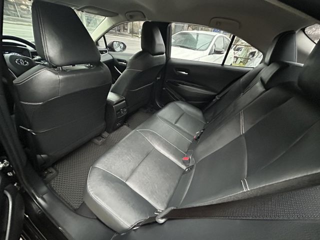 【新款油電 × 低里程 × 高配備】小改款數位儀表!油電輕鬆開回家!來電0900-785-788阿政  第9張相片